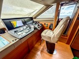Princess 88 - Mid-deck helm